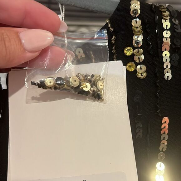 NWT Mac Duggal EMBELLISHED FULL LENGTH LAYERED SLEEVE GOWN Black and Gold 8 - Picture 11 of 12